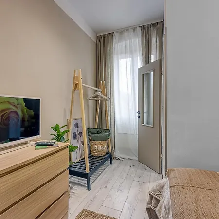 Apartman Eva - Storia Parentina *