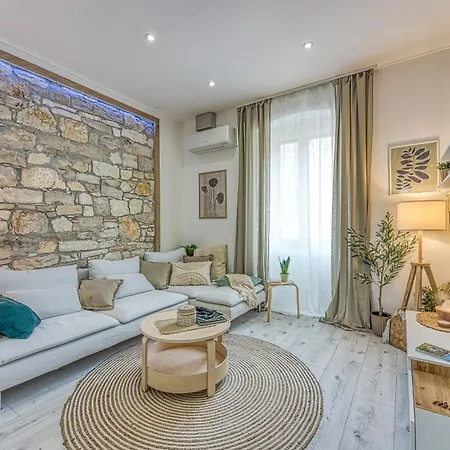 Apartment Eva - Storia Parentina
