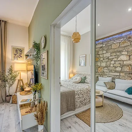 Eva - Storia Parentina Apartment