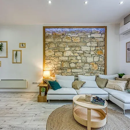 Apartment Eva - Storia Parentina Porec