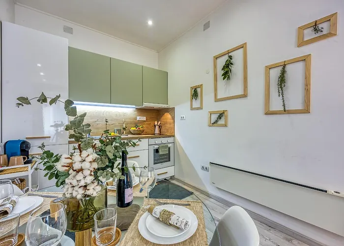 Eva - Storia Parentina 포레치