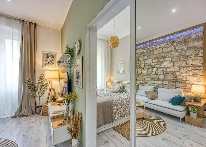 Eva - Storia Parentina Apartmán